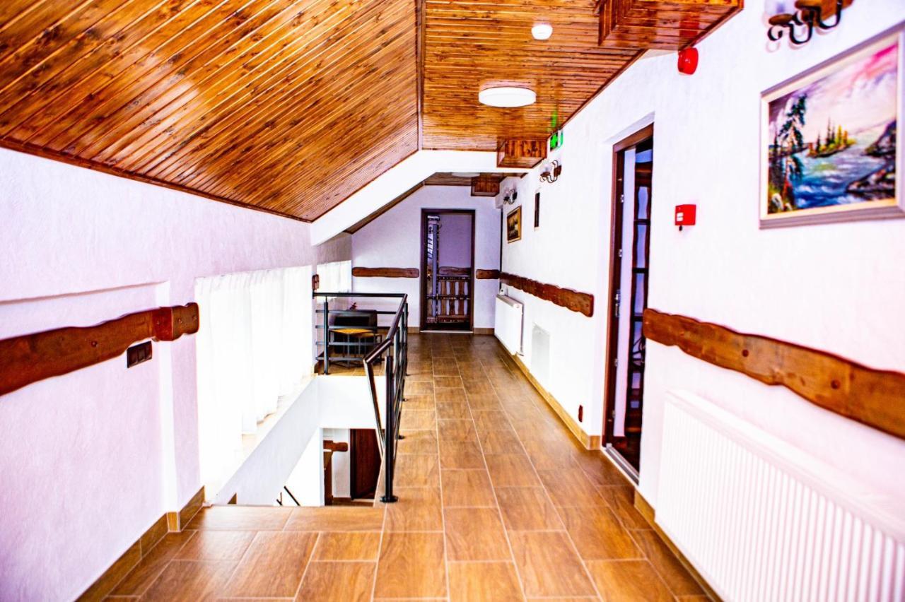 Vila Swe Sar Hotel Curtea de Argeş Exterior foto